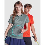 Polo tecnica donna in poliestere riciclato 125g/m2 Roly Direct Tormo color verde oliva terza vista d'uso