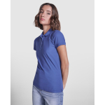 Polo da donna slim in cotone e poliestere Roly Direct Pegaso Premium color rosso quarta vista d'uso