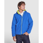Softshell con cappuccio rimovibile e tasche Roly Direct Siberia color blu reale prima vista d'uso