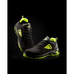 Scarpa da lavoro sportivi in microfibra con puntale in fibra Roly color giallo fluorescente quarta vista d'uso