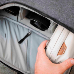 Organizzatore in nylon riciclato per accessori da viaggio Peak Design color avorio