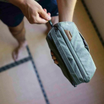 Necessaire da viaggio in nylon appendibile con gancio e impermeabile Peak Design grande color verde scuro