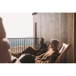 Borraccia in acciaio inox con 2 bicchieri da shot 230ml e 20ml color nero seconda vista ambiente