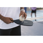Set pickleball con 2 racchette e 1 pallina in borsa a rete color blu mare vista ambiente principale