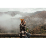 Thermos in acciaio inox riciclato con 1 bicchiere e manico laterale 1L color verde scuro vista ambiente