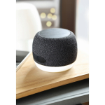 Piccolo altoparlante wireless in RPET con dettaglio in bambù nero color nero vista ambiente