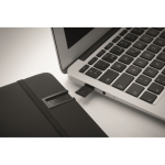 Taccuino nero a copertina rigida con chiavetta USB inclusa A5 a righe color nero quinta vista fotografica