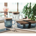 Tazza originale in vetro rigato con coperchio in legno di acacia 300ml color blu trasparente vista ambiente
