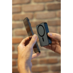 Powerbank tascabile ABS riciclato con indicatore di carica 10.000 mAh color nero vista ambiente
