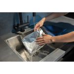 Lunch box pieghevole in rPET con dimensione regolabile 4l color blu mare vista ambiente