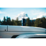 Tazza termica in acciaio inox riciclato con cannuccia e manico 480ml color blu mare vista ambiente