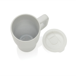 Tazza in ceramica con manico ergonomico e coperchio anti-goccia 490ml color bianco sesta vista