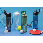 Borraccia sportiva in rPET con tappo anti-goccia e cannuccia 800 ml color nero vista ambiente