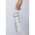 Borraccia sportiva in rPET con tappo anti-goccia e cannuccia 800 ml color bianco vista ambiente 2