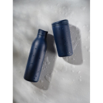 Borraccia ecologica con esperienza di bevuta a 360° 600 ml Avira Alok color blu mare vista ambiente