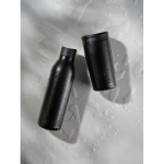 Tazza termica take away ecologica con tappo a scatto 400 ml Avira Alix color nero vista ambiente