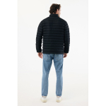 Giacca imbottita uomo poliestere riciclato 70g/m2 IQONIQ Maiko color nero quarta vista con modello