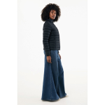 Giacca imbottita donna poliestere riciclato 70 g/m2 IQONIQ Maiko color nero terza vista con modello