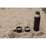 Thermos in acciaio inox riciclato con manico per il trasporto 750 ml color nero vista ambiente 3