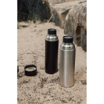 Thermos in acciaio inox riciclato con manico per il trasporto 750 ml color nero vista ambiente 4