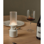 Lampada da tavolo portatile riciclata batteria ricaricabile e dimmer color bianco vista ambiente