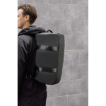Borsone da viaggio in poliestere riciclato con doppi manici 35 l color nero vista ambiente 2