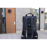 Zaino riciclato con tasca frontale e fascia posteriore per trolley 16” color nero