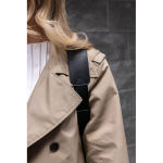 Zaino in pelle sintetica con design moderno e chiusura sicura 15” color nero vista ambiente 3