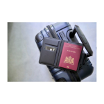 Portapassaporto con localizzatore in pelle sintetica riciclata settima vista