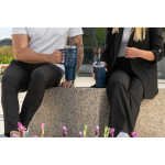 Bicchiere takeaway in acciaio riciclato a doppia parete 600ml vista ambiente