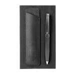 Penna in metallo con elegante astuccio in similpelle e inchiostro blu color nero vista dettaglio 2