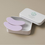 Set riutilizzabile di patch per occhi in silicone in una scatolina color bianco vista dettaglio