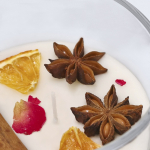 Candela profumata in cera vegetale con aroma di cannella e agrumi terza vista
