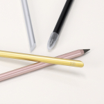 Matita eterna perpetua in alluminio riciclato vista ambiente