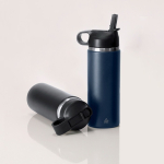 Borraccia termica con cannuccia da 500 ml in acciaio inox riciclato vista ambiente