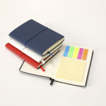 Taccuino in similpelle con blocco note interno a righe formato A6 vista ambiente