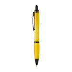 Penna in plastica riciclata con dettagli neri inchiostro nero color giallo vista laterale