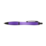 Penna in plastica riciclata con dettagli neri inchiostro nero color viola seconda vista frontale