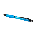 Penna in plastica riciclata con dettagli neri inchiostro nero color azzurro pastello seconda vista