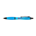Penna in plastica riciclata con dettagli neri inchiostro nero color azzurro pastello