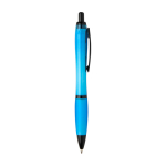 Penna in plastica riciclata con dettagli neri inchiostro nero color azzurro pastello seconda vista con laterale