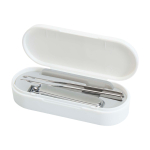Set manicure che include tutti gli strumenti essenziali color bianco