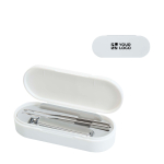 Set manicure che include tutti gli strumenti essenziali vista area di stampa