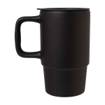 Tazza in ceramica con coperchio in plastica e grande manico 450ml color nero seconda vista con laterale