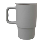 Tazza in ceramica con coperchio in plastica e grande manico 450ml color grigio seconda vista con laterale