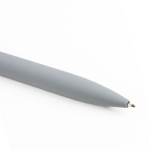 Penna nera con finitura gommata e clip metallico effetto specchio vue 1