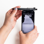 Penna in alluminio a scatto con dettagli argentati inchiostro blu vue 2