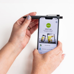 Penna in alluminio a scatto con dettagli argentati inchiostro blu vue 3