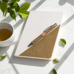 Taccuino in cotone riciclato con penna in tè verde A5 fogli lisci vue d'ambiance