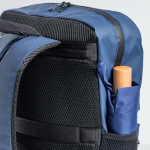 Zaino soft con dettagli riflettenti e fascia per trolley 15.6”